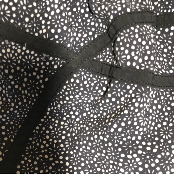 Lululemon “Speed Up Mid-Rise Lined Short” - Size 4 - Picture 3 of 3